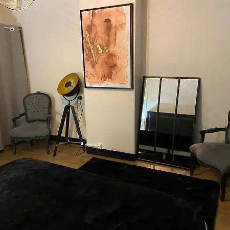 Maison Spacieuse Avec Spa, Prázdninový dům Niort