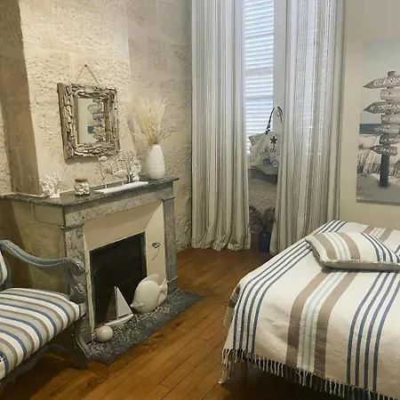 Hébergement de vacances Maison Spacieuse Avec Spa, Niort