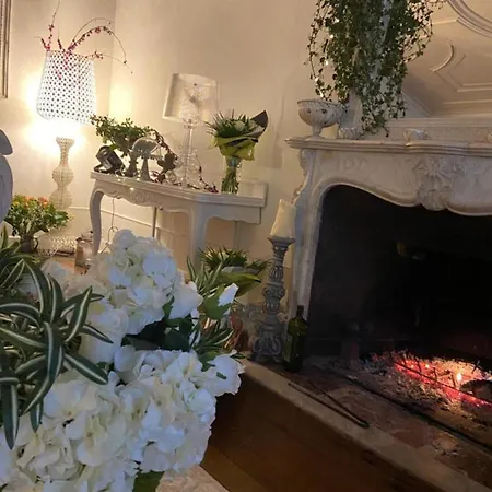 Hébergement de vacances Maison Spacieuse Avec Spa, Niort