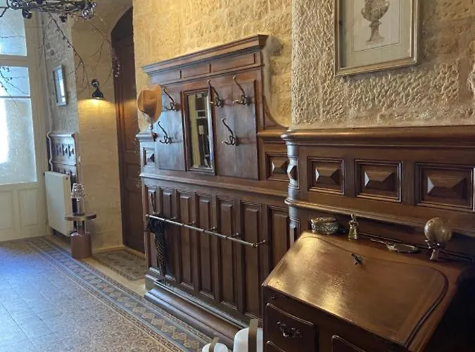 Maison Spacieuse Avec Spa, Сasa de vacaciones Niort